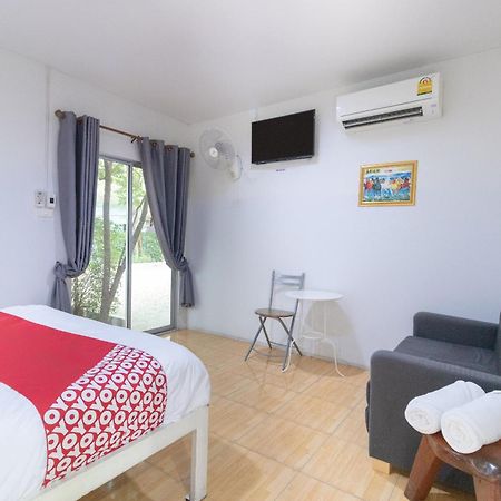 Hotel Oyo 644 Pong Pai House Bangkok Esterno foto