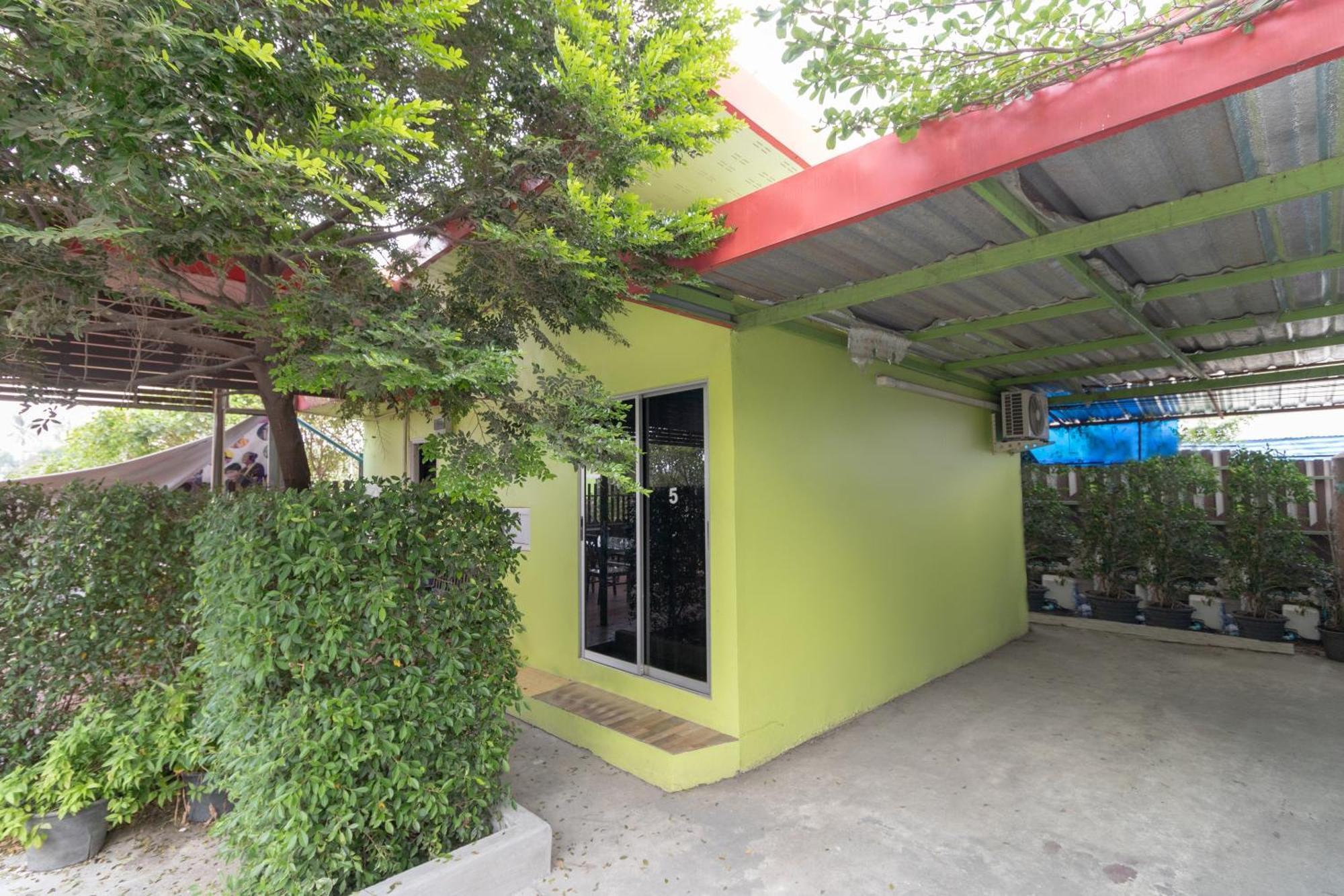 Hotel Oyo 644 Pong Pai House Bangkok Esterno foto